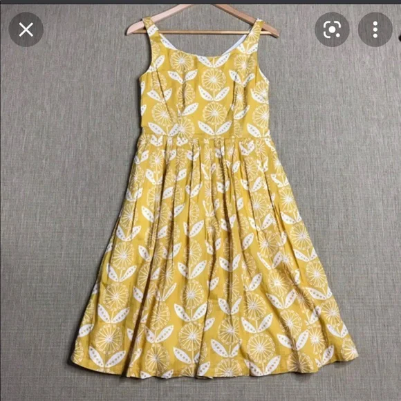 🌻Anthropologie Boden Nancy sunflower dress, (fit and flare) 6, white/ yellow. - Picture 2 of 6